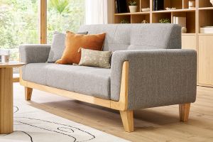 Canapé scandinave 3 places en tissu gris et bois clair FJORD