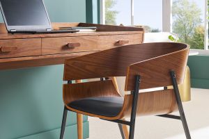 Chaise design bois foncé et métal noir WESS