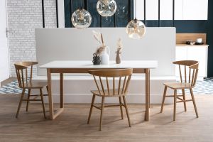 Table à manger extensible rectangulaire rallonges intégrées finition blanc et bois clair chêne massif L160-240 cm LAHO