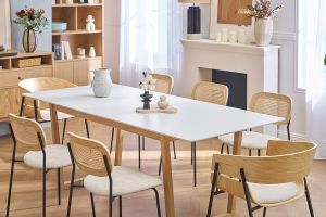 Table à manger extensible rectangulaire rallonges intégrées finition blanc et bois clair chêne massif L160-240 cm LAHO