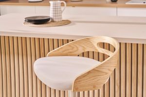 Tabouret de bar réglable design blanc et bois clair MANO