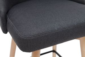 Tabourets de bar scandinaves pivotants 360° en tissu gris foncé et bois hêtre massif H65 cm (lot de 2) HASTA