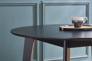 Table à manger design extensible ronde noire L120-150 cm LEENA