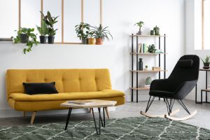 Canapé convertible 3 places en tissu effet velours jaune moutarde et bois clair SENSO