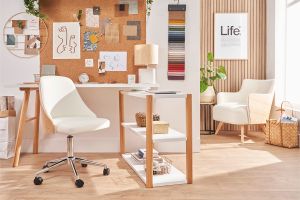 Chaise de bureau à roulettes design blanc, bois clair et acier chromé QUINO