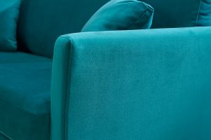 Canapé scandinave déhoussable 3 places en tissu velours bleu pétrole et bois clair OSLO