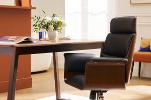 Fauteuil de bureau à roulettes design noir, bois foncé noyer et acier chromé ELON