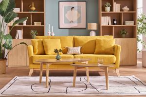 Canapé scandinave déhoussable 3 places en tissu effet velours jaune moutarde et bois clair OSLO