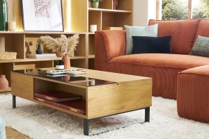 Table basse relevable rectangulaire bois clair et métal noir L110 cm WYNN