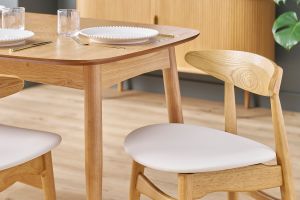 Chaises scandinaves en bois clair et blanc (lot de 2) WALFORD