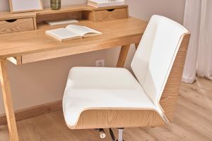 Chaise de bureau à roulettes design blanc, bois clair et acier chromé CURVED