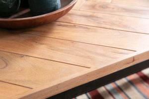 Table basse rectangulaire à motifs chevrons en bois massif et métal noir L120 cm STICK