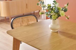 Tavolo da pranzo allungabile scandinavo quadrato in legno chiaro L90-130 LEENA