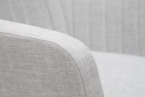 Rocking chair scandinave en tissu gris clair, métal noir et bois clair ALEYNA