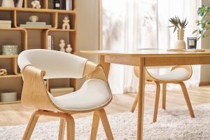 Chaise design blanc et bois clair ARAMIS