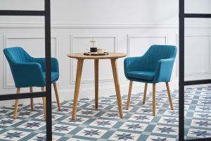 Chaise scandinave en tissu bleu canard et bois clair ALEYNA
