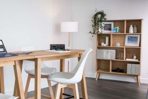 Bibliothèque scandinave en bois clair chêne 8 casiers L110 cm INGRID