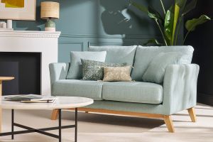 Canapé scandinave déhoussable 2 places en tissu vert lagon et bois clair OSLO