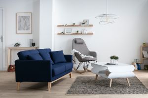 Canapé scandinave déhoussable 3 places en tissu bleu foncé et bois clair OSLO