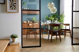 Chaises vintage en bois foncé et noir (lot de 2) WALFORD