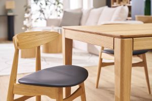 Chaises scandinaves en bois clair et noir (lot de 2) WALFORD