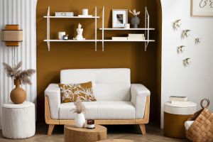 Canapé scandinave 2 places en tissu effet velours blanc cassé et bois clair FJORD