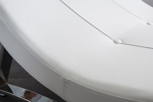 Chaise longue design blanc et acier chromé BARTY