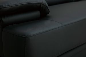 Canapé design avec têtières ajustables 3 places cuir noir et acier chromé EWING