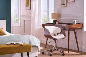 Chaise de bureau à roulettes design blanc, bois foncé noyer et acier chromé BENT
