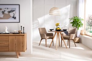 Chaises en tissu beige et bois foncé (lot de 2) SHANA