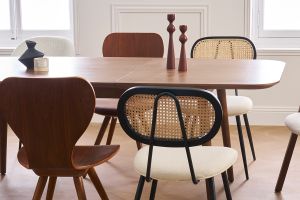 Chaises design en tissu effet laine bouclée blanc, métal noir et cannage rotin (lot de 2) SWANN
