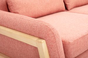 Canapé scandinave 3 places en tissu effet velours texturé terracotta et bois clair YOKO