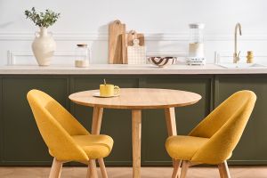 Table à manger ronde en bois clair chêne massif D90 cm OKSANA