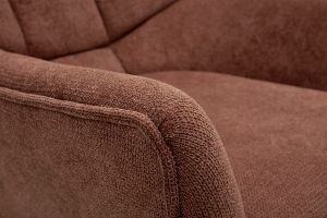 Fauteuil scandinave en tissu chenille terre brûlée et bois clair BRODY