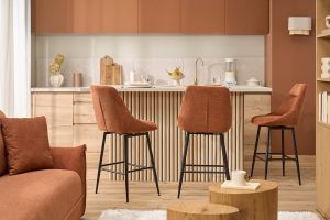 Tabourets de bar pivotants 360° en tissu effet velours texturé terre brûlée et métal H66 cm (lot de 2) ALESS