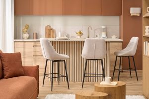 Tabourets de bar pivotants 360° en tissu effet velours texturé beige et métal H66 cm (lot de 2) ALESS