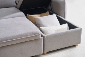 Canapé d'angle convertible réversible avec coffre 3 places en tissu chenille gris et bois clair ORSO