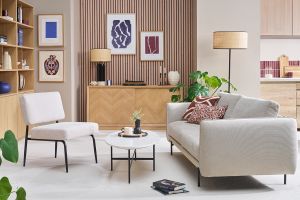 Fauteuil en tissu chenille beige et métal noir VEDANA