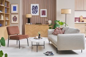 Fauteuil en tissu chenille terre brûlée et métal noir VEDANA