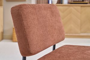 Fauteuil en tissu chenille terre brûlée et métal noir VEDANA