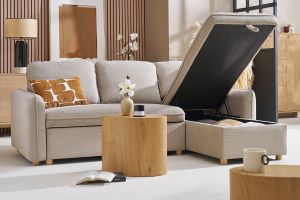 Canapé d'angle convertible réversible avec coffre 3 places en tissu chenille beige et bois clair ORSO
