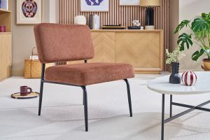 Fauteuil en tissu chenille terre brûlée et métal noir VEDANA