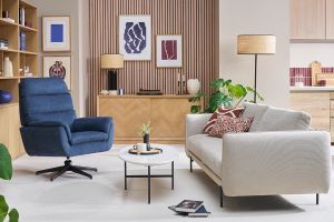 Fauteuil pivotant en tissu chenille bleu foncé et métal noir JONAH