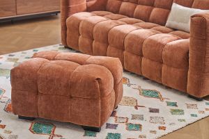 Pouf repose-pieds design en tissu effet velours terre brûlée CORTO