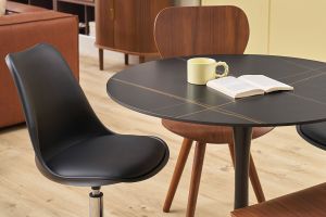 Chaise design pivotante noire et métal chromé STEEVY V2