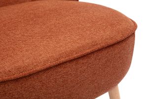Fauteuil scandinave en tissu effet velours texturé terre brûlée et bois clair AMANITA