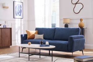 Canapé design 3 places en tissu effet velours texturé bleu foncé et métal noir MOSCO
