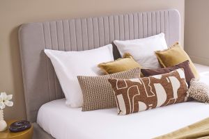 Lit 2 places 160x200 en tissu texturé taupe LINDSAY