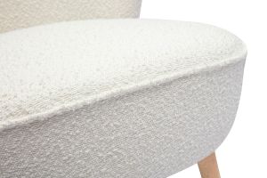 Fauteuil scandinave en tissu effet laine bouclée blanc et bois clair AMANITA