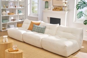 Fauteuil lounge en tissu bouclette blanc cassé BUMPY